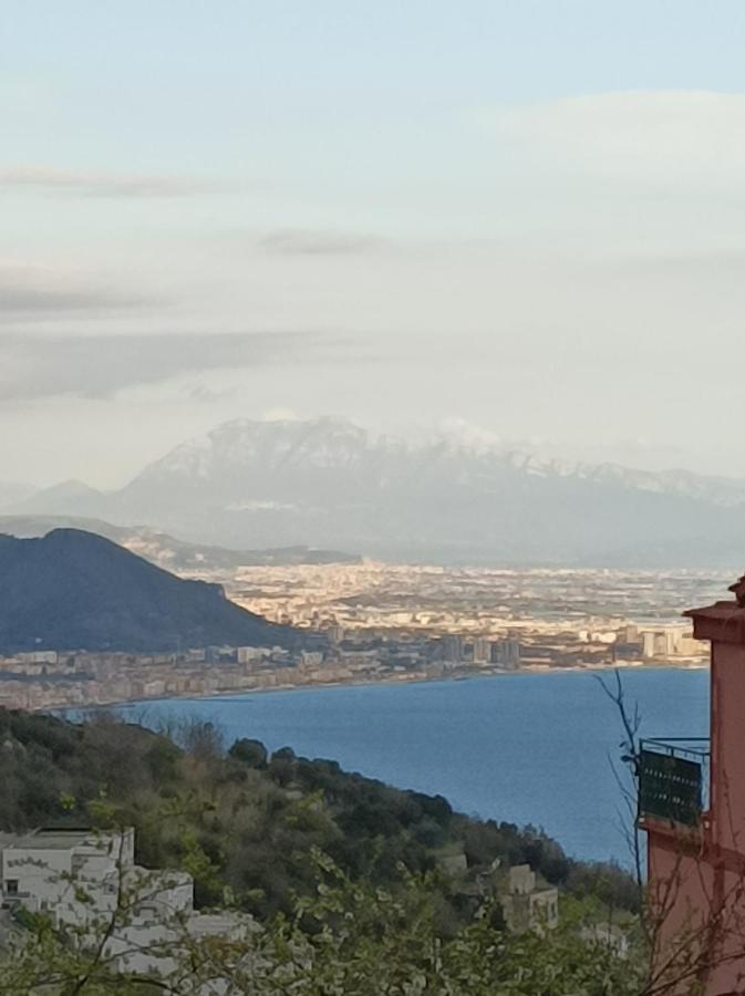 Casa Vacanze Smeralda Amalfi Coast Vietri Екстериор снимка